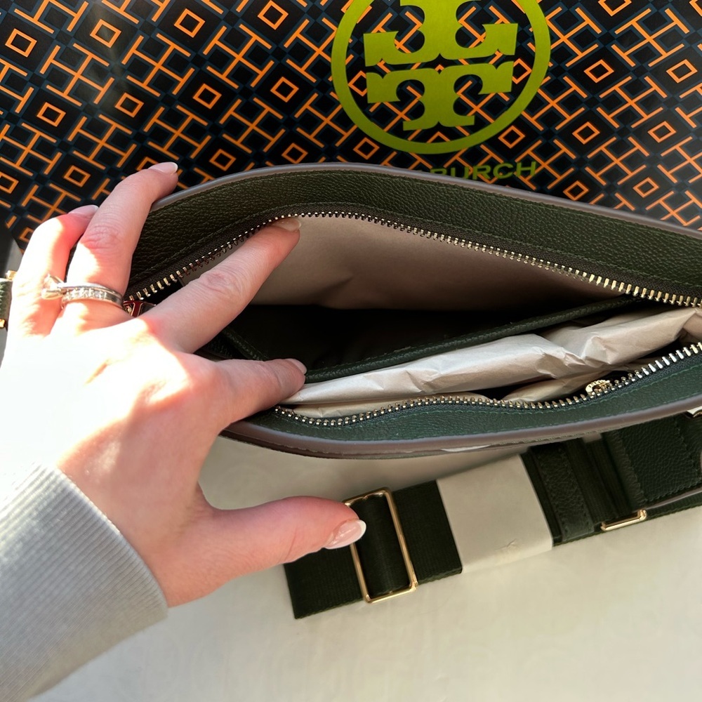 Tory Burch Blake Swingpack Crossbody Bag Basil Gold Green - Picture 9 of 9